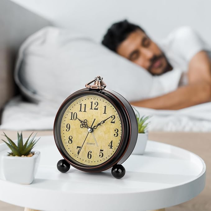 2 Pack Vintage Retro Analog Alarm Clocks, 5.2 Inch Silent Non Ticking Small Table Clock, Battery Operated Desk Clocks for Bedroom, Elegant Bedside Gift Clock for Living Room, Office, Room Decor