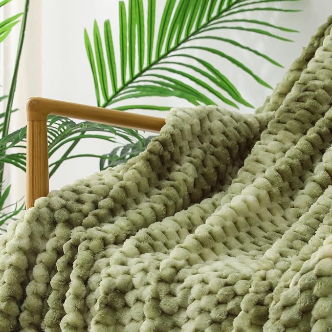 Exclusivo Mezcla Extra Large Soft Fleece Throw Blanket, 50x70 Inches Stylish Jacquard Throw Blanket for Couch, Fuzzy Cozy Lightweight for All Season, Tie-dye Olive Green