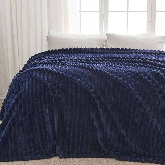 NEWCOSPLAY Super Soft Throw Blanket Dark Navy Premium Silky Flannel Fleece 3D Ribbed Jacquard Lightweight Bed Blanket All Season Use (Dark Navy Ribbed, Throw(50"x60"))
