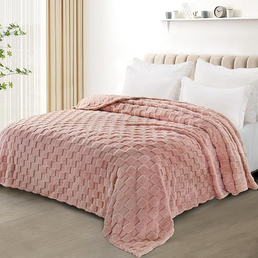Exclusivo Mezcla Twin Size Flannel Fleece Blanket, Super Soft and Warm Lightweight Checkered Pattern Blankets for All Seasons, 60x80 Inches, Pink