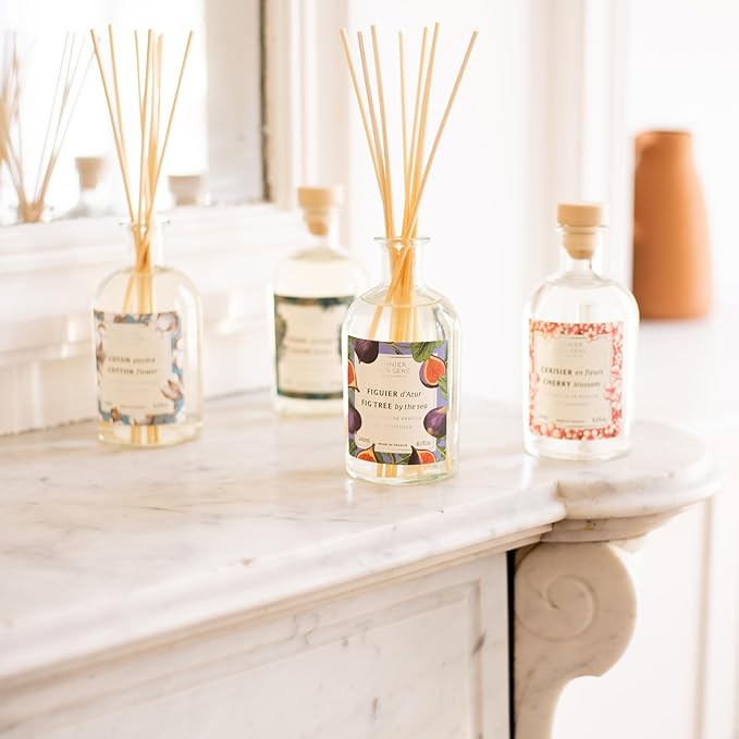 Panier des Sens - Cotton Flower Reed Diffuser – Long Lasting Fragrance 5+ Months - Elegant Home Decor - 8.1 fl.oz Oil-Based Scent Diffuser - Made in France Home Fragrance - 90% Natural Ingredients