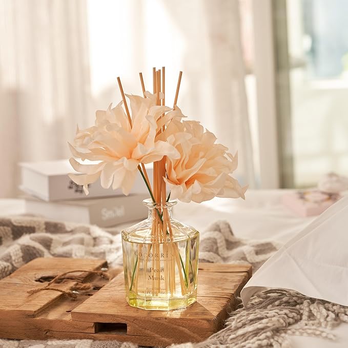 COCORRÍNA Reed Diffuser - Pear Musk 8.5oz Flower Reed Diffuser Set with 8 Sticks, Home Fragrance Reed Diffuser for Home Bedroom Office Bathroom Shelf Decor (Master Collection)