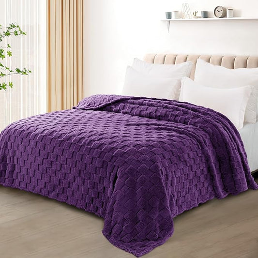 Exclusivo Mezcla Queen Size Flannel Fleece Blanket, Super Soft and Warm Lightweight Checkered Pattern Blankets for All Seasons, 90x90 Inches, Purple