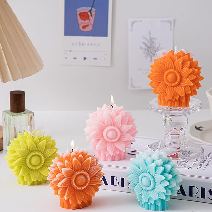 Sunflower Shaped Scented Candle,130G Handmade Clusters Aesthetic Soy Wax Aroma Decorative Candle for Table Photo Prop Valentine's Day Wedding Birthday,Prefect for Meditation Stress