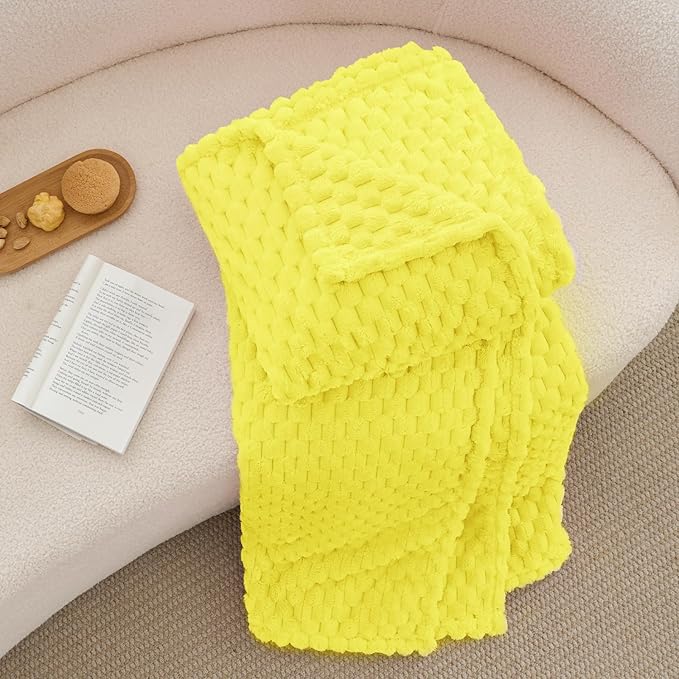 BEDELITE Fleece Throw Blanket for Couch & Bed - 3D Jacquard Decorative Amber Yellow Blanket, Super Soft and Cozy Warm Fuzzy Blanket All Seasons Suitable, 60x80Inches