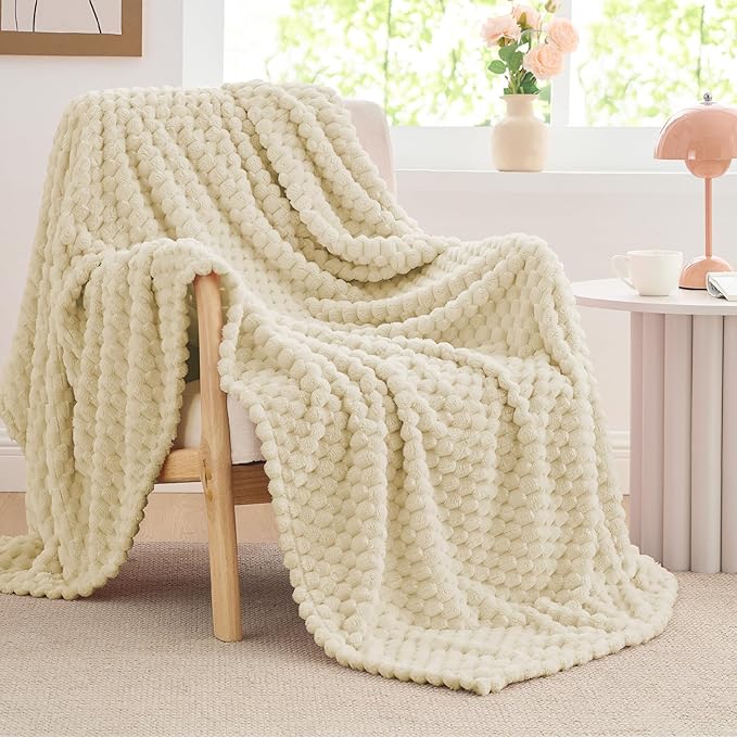 BEDELITE Fleece Throw Blanket for Couch & Bed - 3D Jacquard Decorative Beige Blanket, Super Soft and Cozy Warm Fuzzy Blanket All Seasons Suitable, 50x60Inches