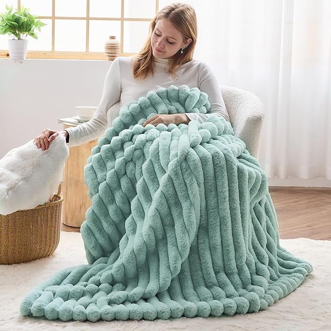 NEWCOSPLAY Super Soft Twin Blanket New Sage Green Premium Silky Flannel Fleece 3D Ribbed Jacquard Lightweight Bed Blanket All Season Use (New Sage Green Ribbed, Twin(60"x80"))