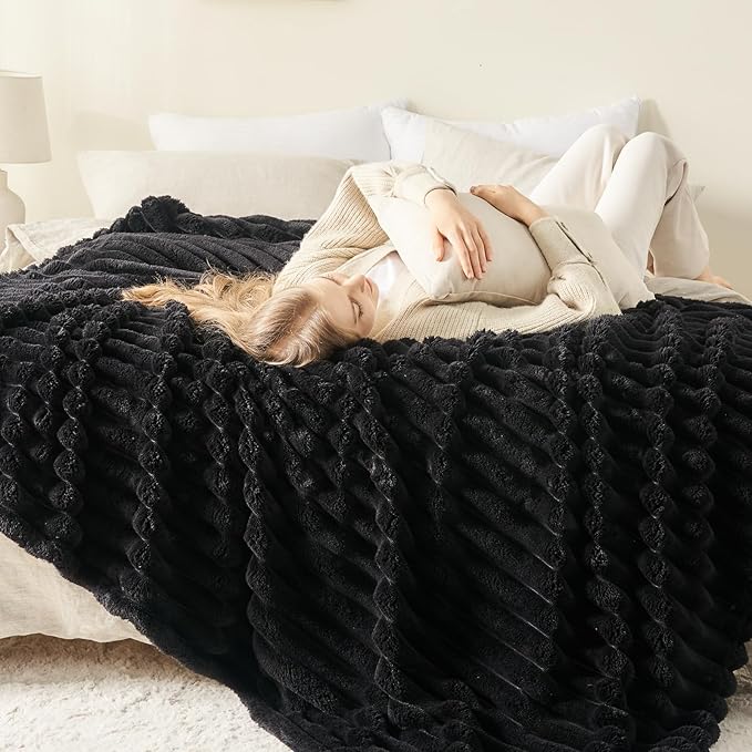 NEWCOSPLAY Super Soft Twin Blanket Black Premium Silky Flannel Fleece 3D Ribbed Jacquard Lightweight Bed Blanket All Season Use (Black Ribbed, Twin(60"x80"))