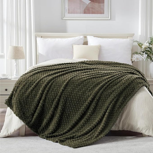 EXQ Home King Size Blanket for Bed or Couch - 3D Imitation Turtle Shell Jacquard Decorative Fleece Blankets - Cozy Soft Fuzzy Flannel Blanket Suitable for All Seasons(90"×108",Dark Green)