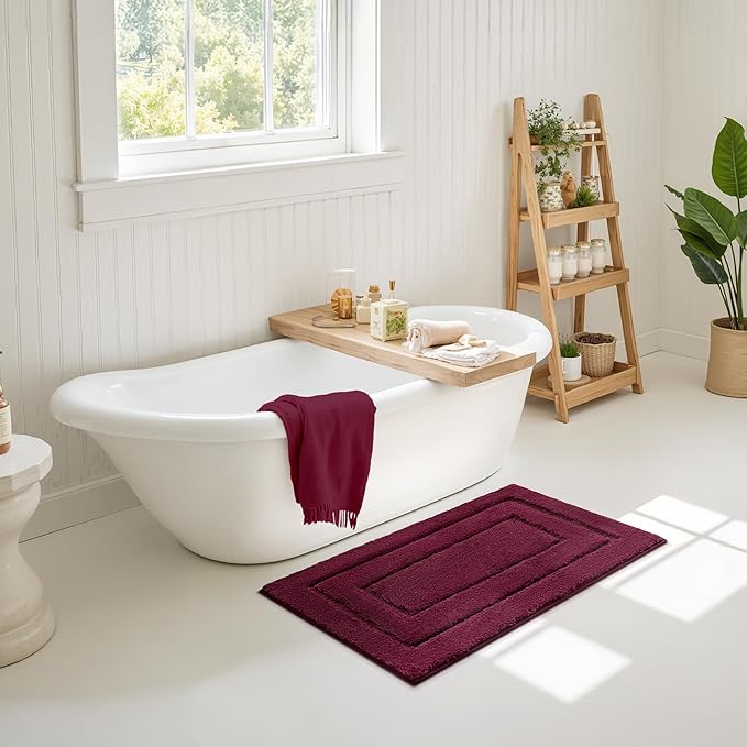 GRANNY SAYS Bathroom Rugs Non Slip, 16" x 24", Bath Rugs for Bathroom Washable, Bath Mats for Floor, Microfiber Bath Mat for Tub, Absorbent Bath Rugs for Shower Room, Strawberry Red