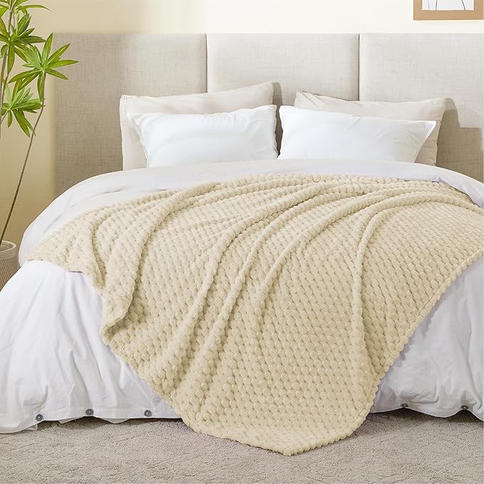 BEDELITE Fleece Throw Blanket for Couch & Bed - 3D Jacquard Decorative Beige Blanket, Super Soft and Cozy Warm Fuzzy Blanket All Seasons Suitable, 50x60Inches