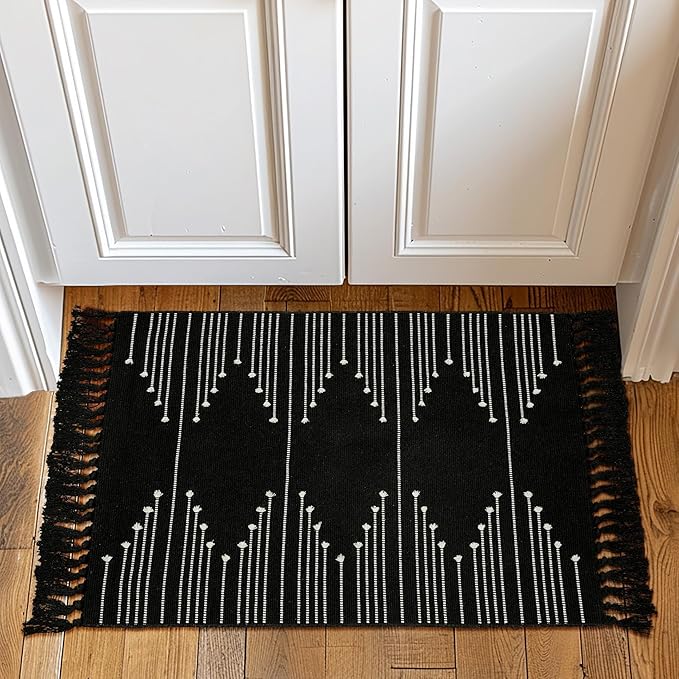 Tritard Boho Entryway Rug 2x3 - Washable Woven Cotton Indoor Throw Rugs with Tassel, Small Aztec Bathroom Kitchen Area Rug Farmhouse Bath Door Mat Low Pile for Doorway, Laundry, Black and White