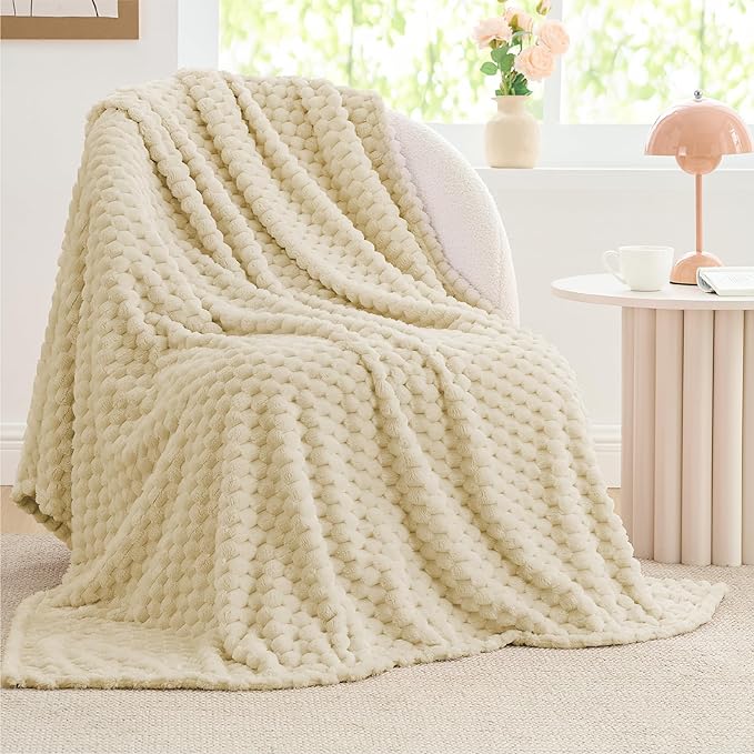 BEDELITE Fleece Throw Blanket for Couch & Bed - 3D Jacquard Decorative Beige Blanket, Super Soft and Cozy Warm Fuzzy Blanket All Seasons Suitable, 50x60Inches