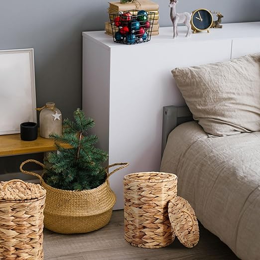 Ctosree 4 Pcs 1.3 Gallon Small Wicker Trash Can with Lid Rattan Trash Can Woven Waste Basket Bathroom Boho Basket Garbage Bin with 200 Pcs Bags for Bedroom Bathroom Office Garbage Living Room Kitchen