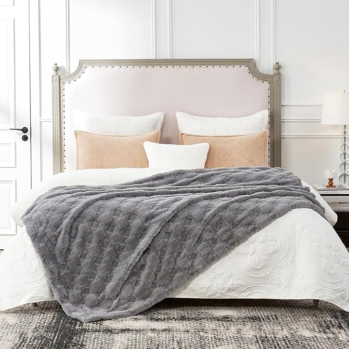 Cozy Bliss Faux Fur Throw Blanket for Couch - Clearance Soft Checkered Fuzzy Cozy Throw Gift Blankets for Women,Grey Blanket for Sofa Bedroom Living Room.(60 * 80 Inches,Grey)