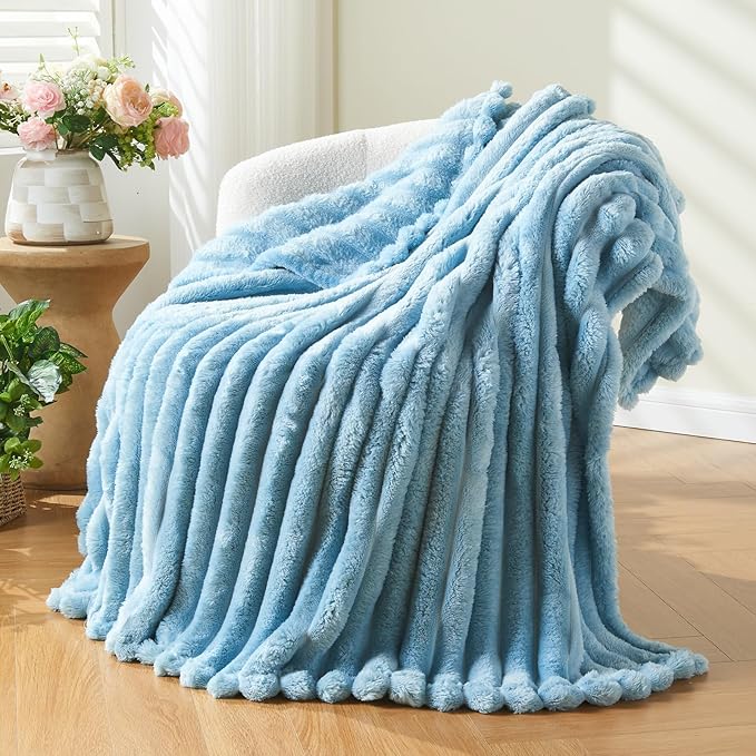 NEWCOSPLAY Super Soft King Blanket Blue Premium Silky Flannel Fleece 3D Ribbed Jacquard Lightweight Bed Blanket All Season Use (Blue Ribbed, King(90"x110"))