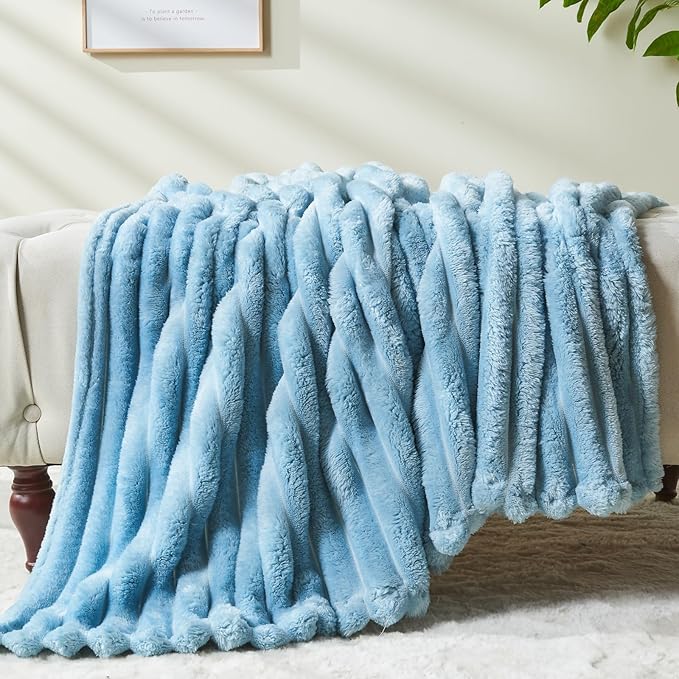 NEWCOSPLAY Super Soft King Blanket Blue Premium Silky Flannel Fleece 3D Ribbed Jacquard Lightweight Bed Blanket All Season Use (Blue Ribbed, King(90"x110"))