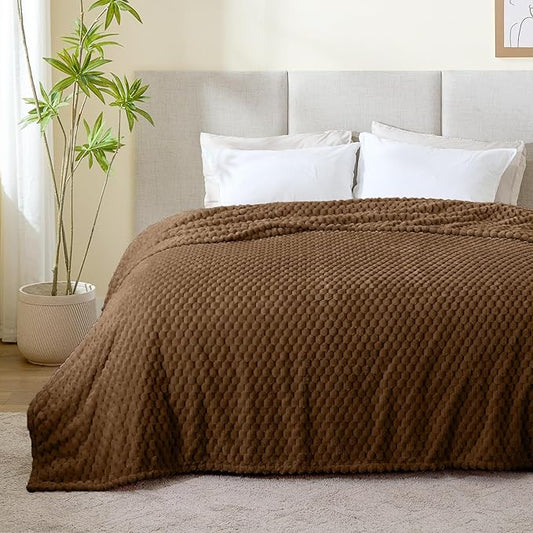 BEDELITE Fleece Blanket - 3D Jacquard Decorative Brown Throw Blankets for Couch & Bed, Soft and Cozy Warm Plush Fluffy Blanket All Seasons Suitable, 108x90Inches