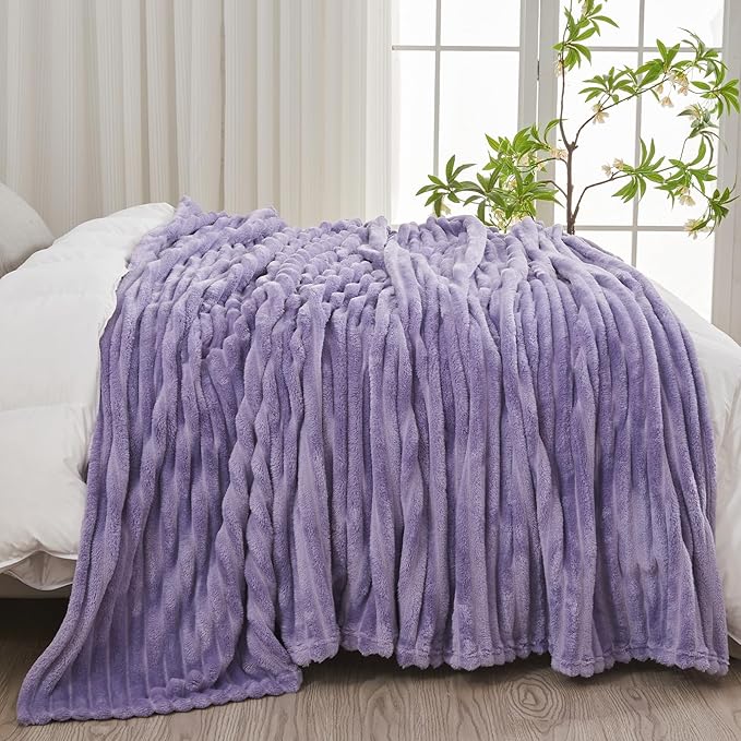 NEWCOSPLAY Super Soft King Blanket Lavender Premium Silky Flannel Fleece 3D Ribbed Jacquard Lightweight Bed Blanket All Season Use (Lavender Ribbed, King(90"x110"))