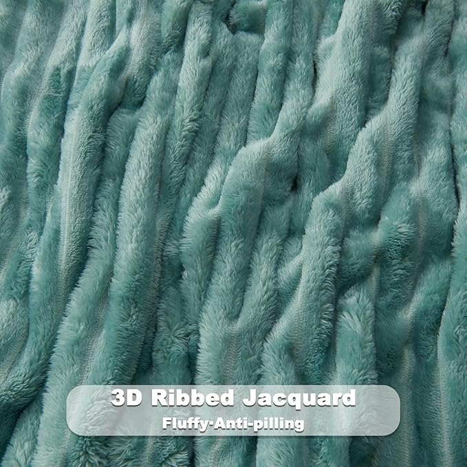 NEWCOSPLAY Super Soft King Blanket Mint Green Premium Silky Flannel Fleece 3D Ribbed Jacquard Lightweight Bed Blanket All Season Use (Mint Green Ribbed, King(90"x110"))