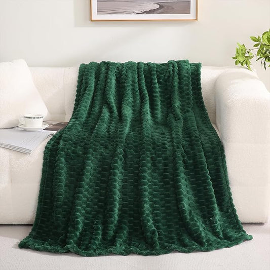 Puncuntex Dark Green Throw Blanket 60"×80" inches Fuzzy 3D Jacquard Decorative Flannel Fleece Super Soft Plush Cozy Blanket for Couch Sofa Chair Lightweight