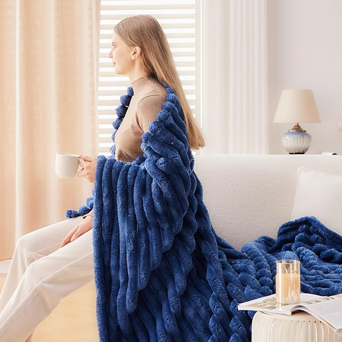 NEWCOSPLAY Super Soft King Blanket Navy Premium Silky Flannel Fleece 3D Ribbed Jacquard Lightweight Bed Blanket All Season Use (Navy Ribbed, King(90"x110"))