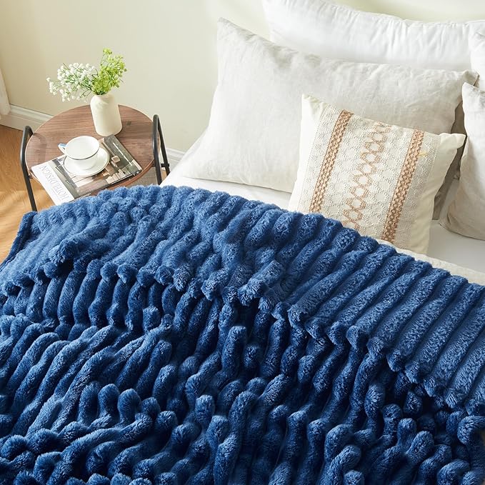 NEWCOSPLAY Super Soft King Blanket Navy Premium Silky Flannel Fleece 3D Ribbed Jacquard Lightweight Bed Blanket All Season Use (Navy Ribbed, King(90"x110"))