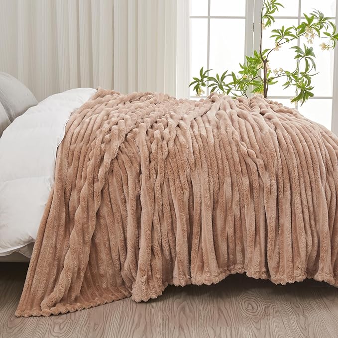 NEWCOSPLAY Super Soft King Blanket Taupe Premium Silky Flannel Fleece 3D Ribbed Jacquard Lightweight Bed Blanket All Season Use (Taupe Ribbed, King(90"x110"))