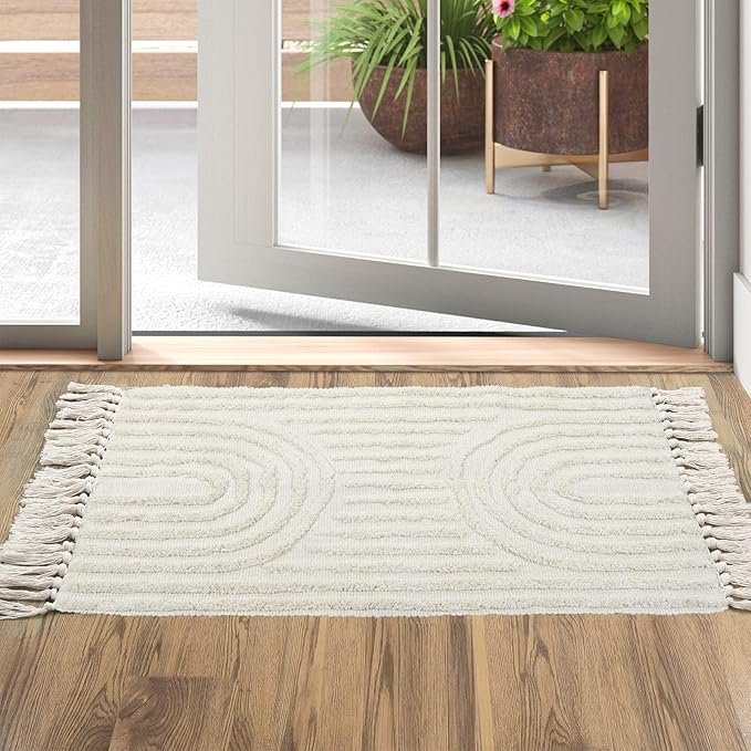 LEEVAN Boho Bathroom Rugs 2'x3', Handmade Washable Beige Bath Mat with Tassels, Bohemian Kitchen Runner, Farmhouse Cotton Entryway Rug for Bedroom/Laundry Room Accent Woven Throw Rug