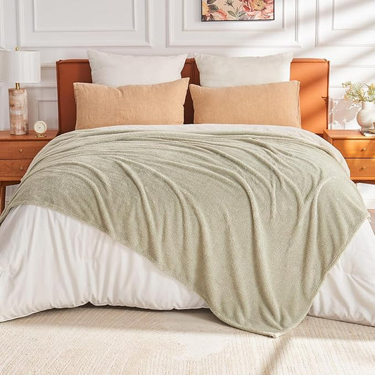 EMME Fluffy Soft Blanket Throw Size - 50"*60" Green Soft Fluffy Warm Throw Blankets for Couch, Sofa, Chair, Bed, Camping, Picnic, Travel Lightweight Bed Blanket