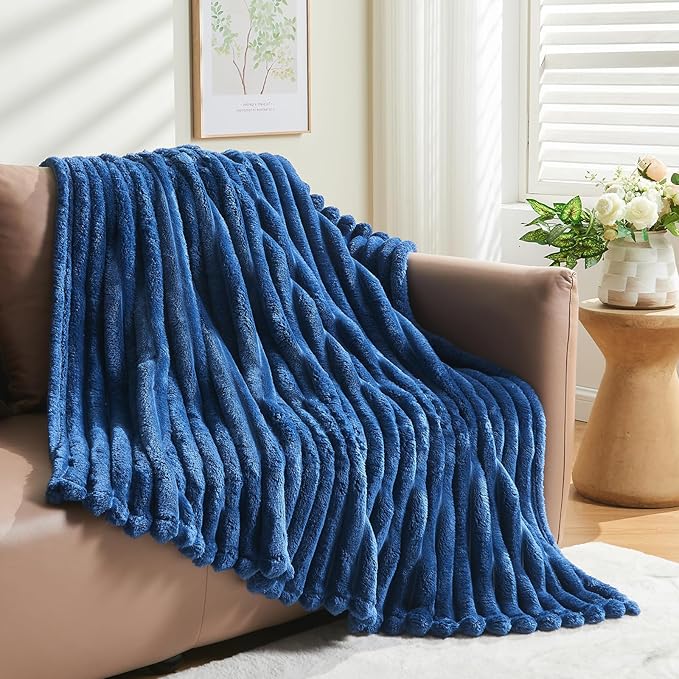 NEWCOSPLAY Super Soft King Blanket Navy Premium Silky Flannel Fleece 3D Ribbed Jacquard Lightweight Bed Blanket All Season Use (Navy Ribbed, King(90"x110"))
