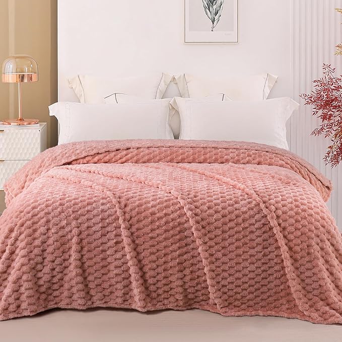Exclusivo Mezcla Twin Size Soft Fleece Blanket, 90x66 Inches Stylish Jacquard Velvet Blanket for Bed, Fuzzy Cozy Lightweight for All Season, Dusty Pink