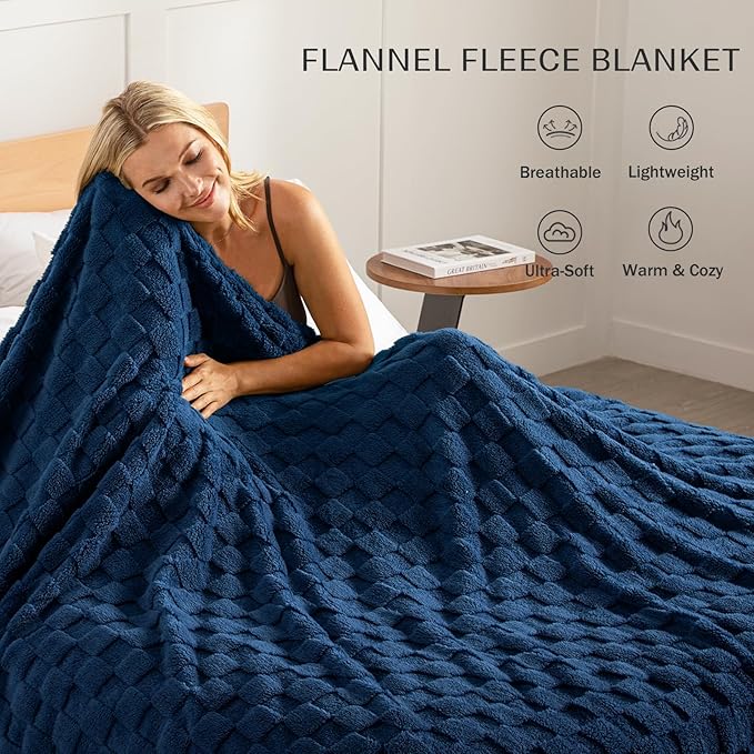 Exclusivo Mezcla Queen Size Flannel Fleece Blanket, Super Soft and Warm Lightweight Checkered Pattern Blankets for All Seasons, 90x90 Inches, Navy Blue