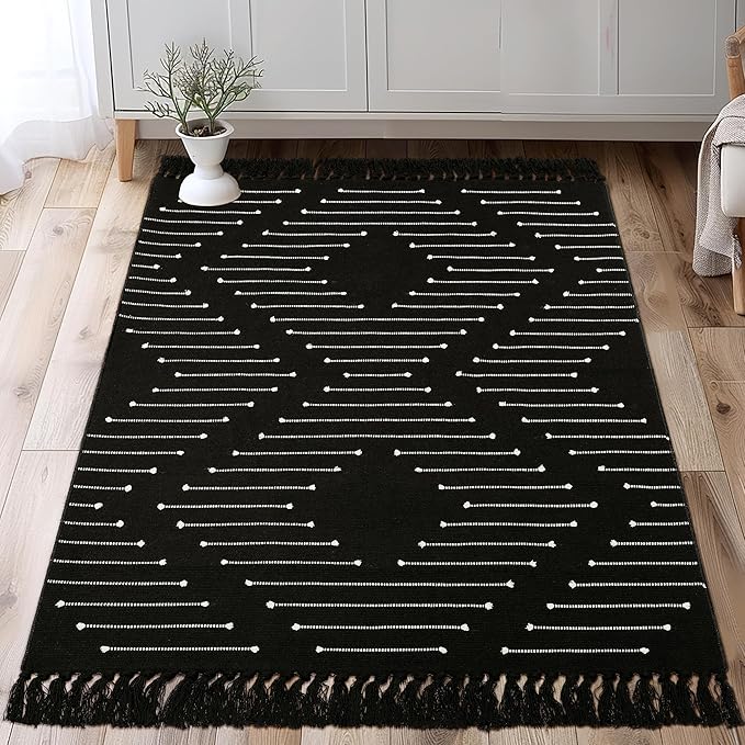 Tritard Boho Washable Area Rug 4x6 - Woven Cotton Lightweight Entryway Bedroom Throw Rugs with Tassels, Thin Farmhouse Aztec Indoor Carpet for Kitchen, Bathroom, Entrance, Living Room, Black White