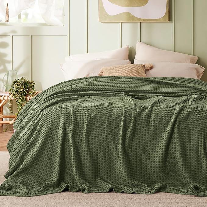 Bedsure Cooling Cotton Waffle Queen Size Blanket - Lightweight Breathable Blanket of Rayon Derived from Bamboo for Hot Sleepers, Luxury Throws for Bed, Couch and Sofa, Green, 90x90 Inches