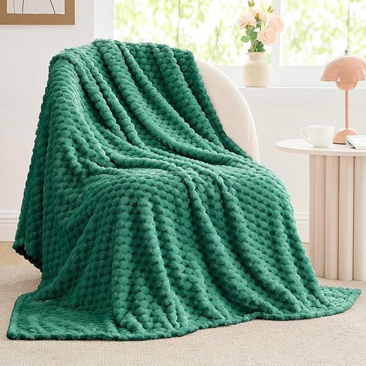 BEDELITE Fleece Throw Blanket for Couch & Bed - 3D Jacquard Decorative Dark Green Blanket, Super Soft and Cozy Warm Fuzzy Blanket All Seasons Suitable, 60x80Inches