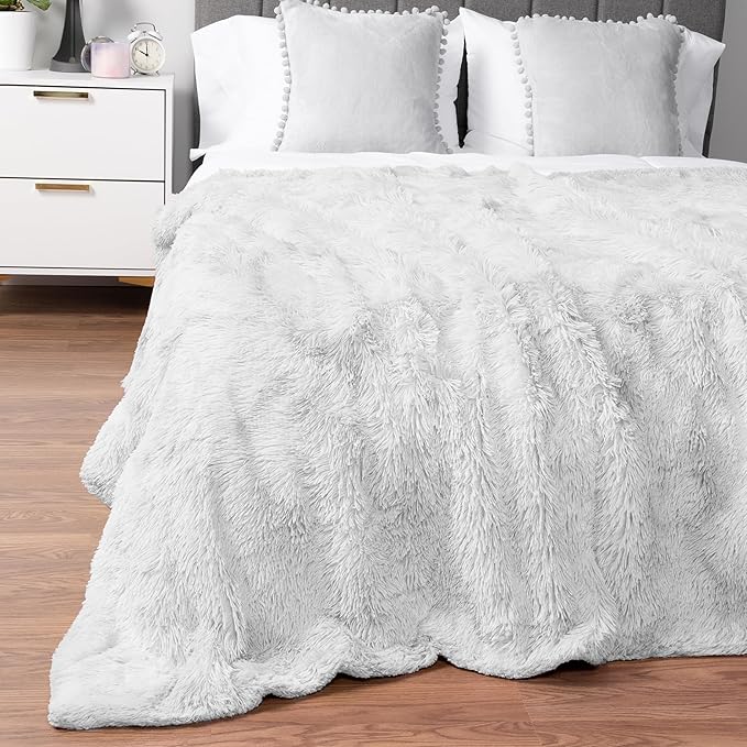 Pavilia White Fluffy Throw Blanket, Fuzzy Plush Warm Blanket for Couch, Bed, Sofa - Super Soft Thick Faux Fur Sherpa - 50x60