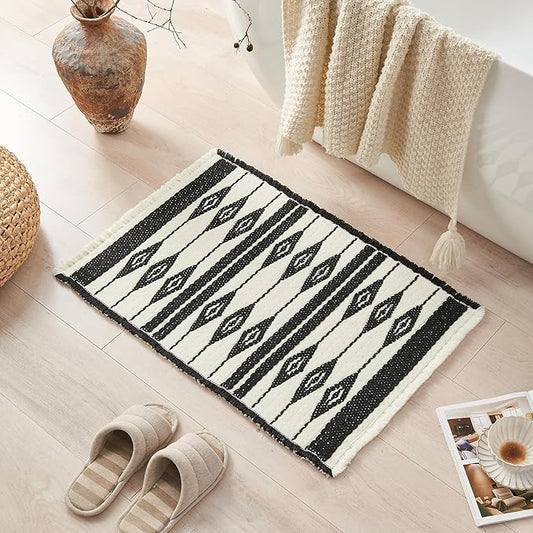 Douceur Boho Bath mat for Bathroom Floor Non Slip, Acrylic Blend Cute Bath Rugs with Tassels, Farmhouse Bathroom Rugs with Geometric Tribal Ethnic Pattern Design in Black and Cream White, 16" x 23.6"