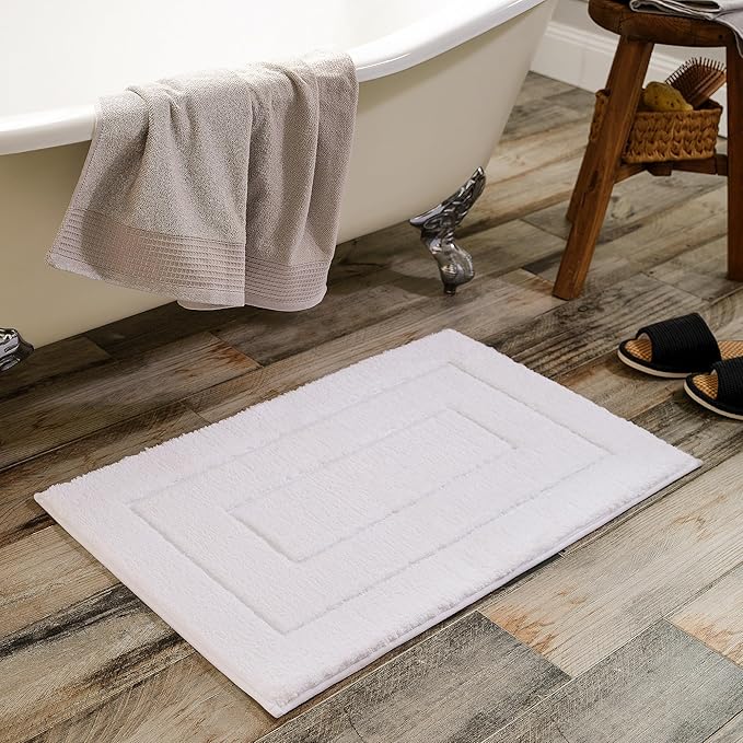 GRANNY SAYS White Bathroom Rugs Non Slip, 20" x 32", Bath Rugs for Bathroom Washable, Bath Mats for Floor, Microfiber Bath Mat for Tub, Shower Mat for Floor, Absorbent Shower Rugs