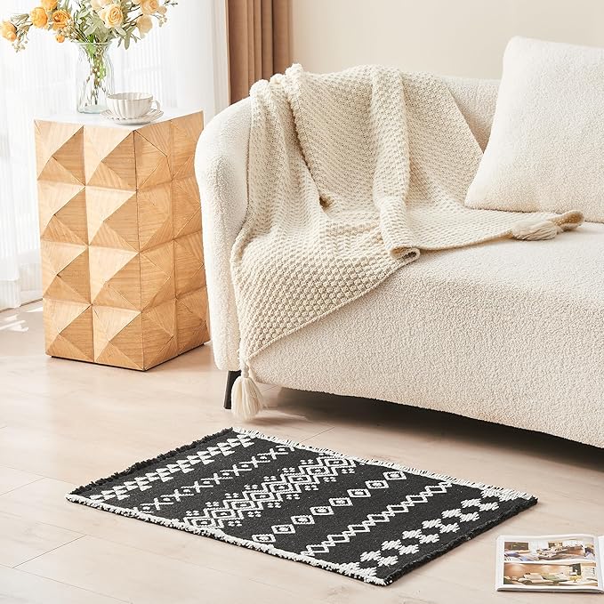 Douceur Boho Bath mat for Bathroom Floor Non Slip, Acrylic Blend Cute Bath Rugs with Tassels, Tribal Ethnic Pattern Farmhouse Bathroom Rugs, 20" x 32", Black