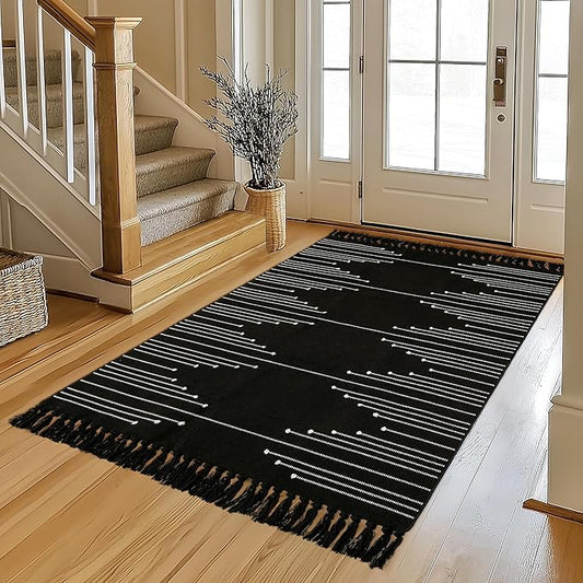 Tritard Boho Area Rug 3x5 - Lightweight Woven Entryway Rugs with Tassels Farmhouse Aztec Bedroom Thin Throw Rugs Washable Indoor Cotton Low Pile Carpet for Kitchen, Bathroom, Playroom, Black White