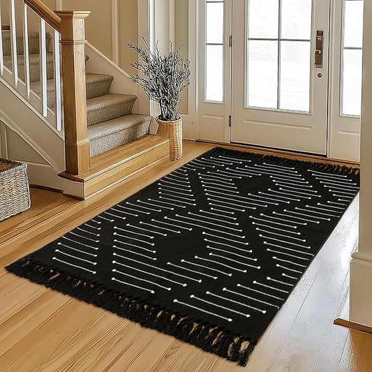 Tritard Boho Washable Area Rug 3x5 - Lightweight Woven Cotton Entryway Bedroom Throw Rugs with Tassels, Thin Farmhouse Aztec Carpet for Kitchen, Bathroom, Entrance, Living Room, Black and White